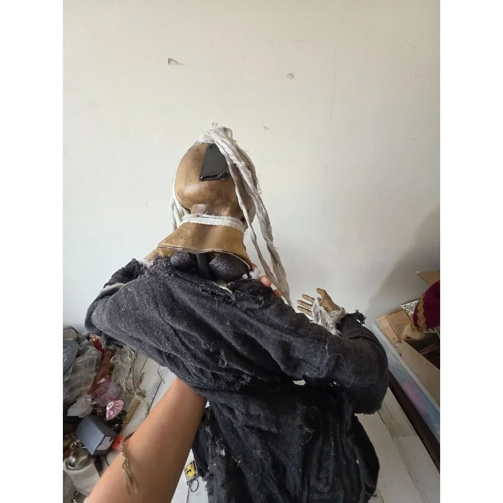 Life-size hanging mummy zombie Halloween prop‎ vintage